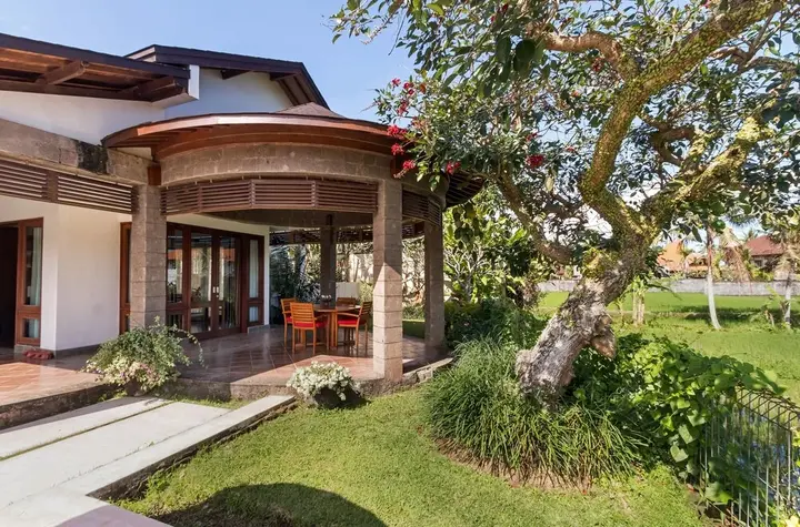 Блахбату: Villa Griya Aditi