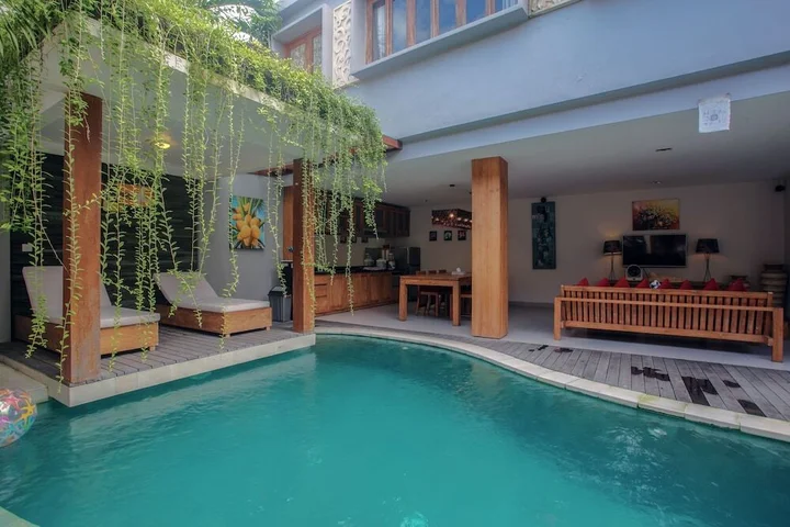 Кута: Villa Denoya