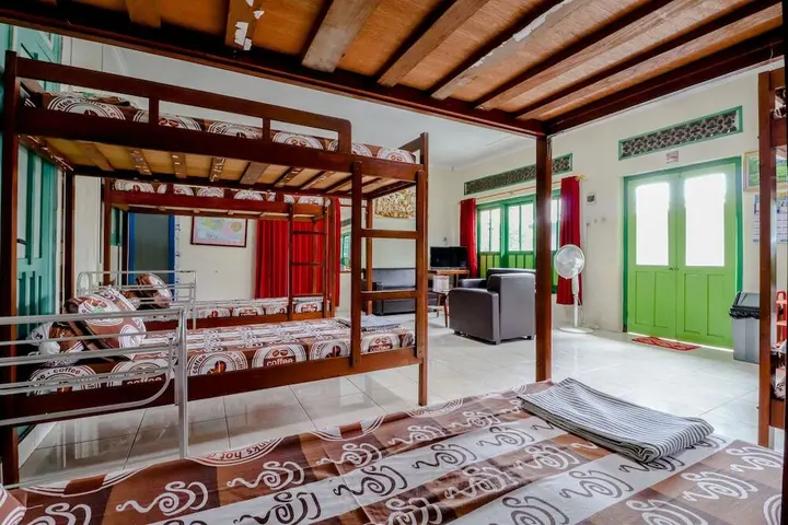 Бантул: Bahagia Sederhana Home Stay - Hostel
