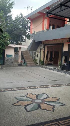 Прайя: Wisma Dhana