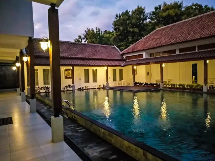 Боробудур: Sinom Borobudur Hotel