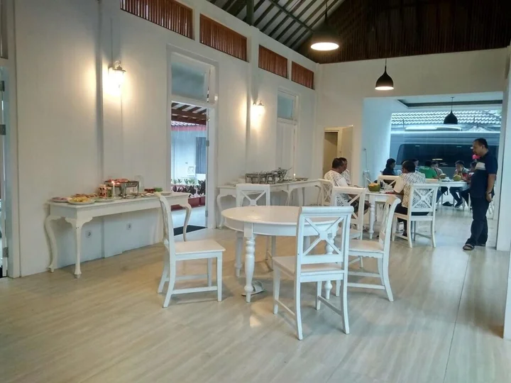Боробудур: Sinom Borobudur Hotel