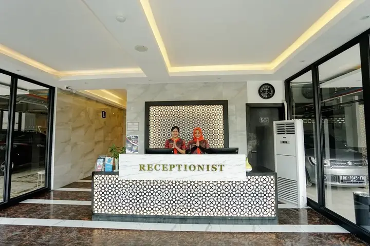 Deli Hotel — фото 1