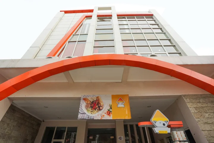 Сурабая: OYO 450 Semampir Residence