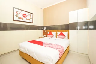 Сурабая: OYO 450 Semampir Residence