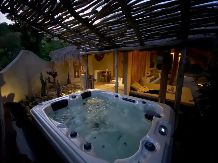 Бунутан: MATHIS Lodge Amed