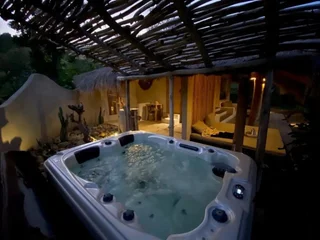 Бунутан: MATHIS Lodge Amed
