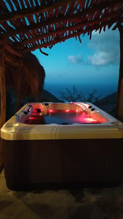Бунутан: MATHIS Lodge Amed