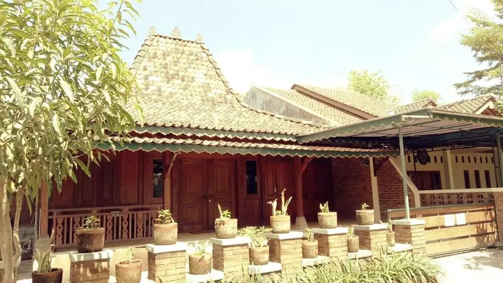 Батуретно: Sego Uduk Home Stay