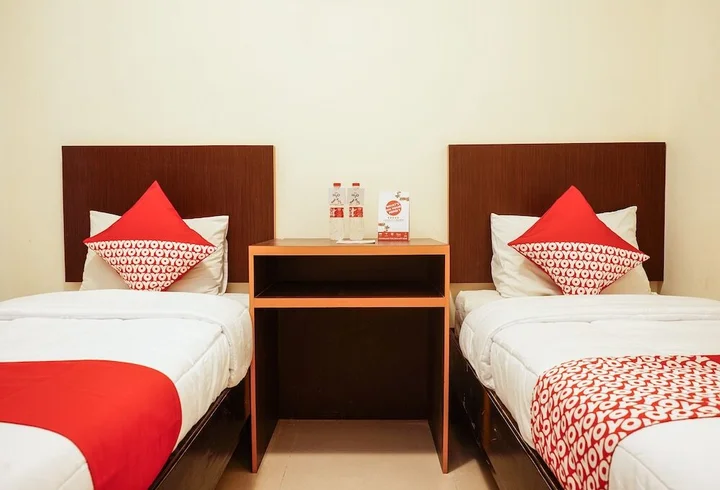 Батуретно: OYO 441 Namira Hotel Syariah