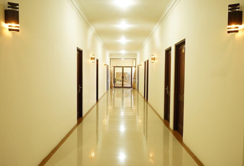 Батуретно: OYO 441 Namira Hotel Syariah
