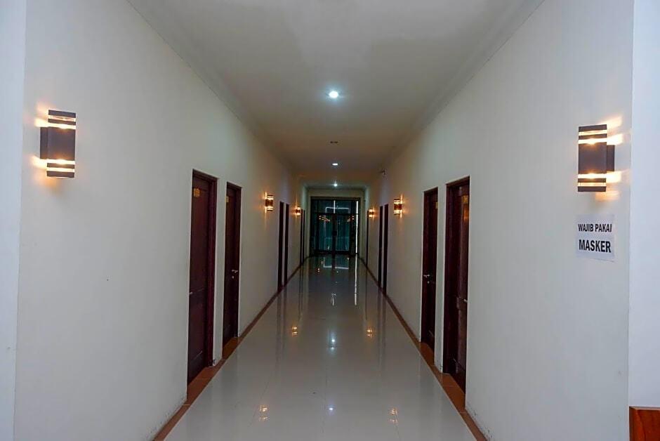 Батуретно: OYO 441 Namira Hotel Syariah