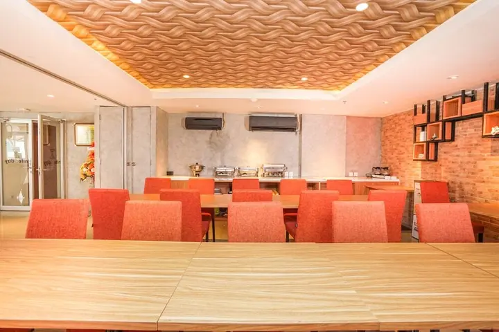 Сурабая: OYO 364 Fame Pavillion Permata