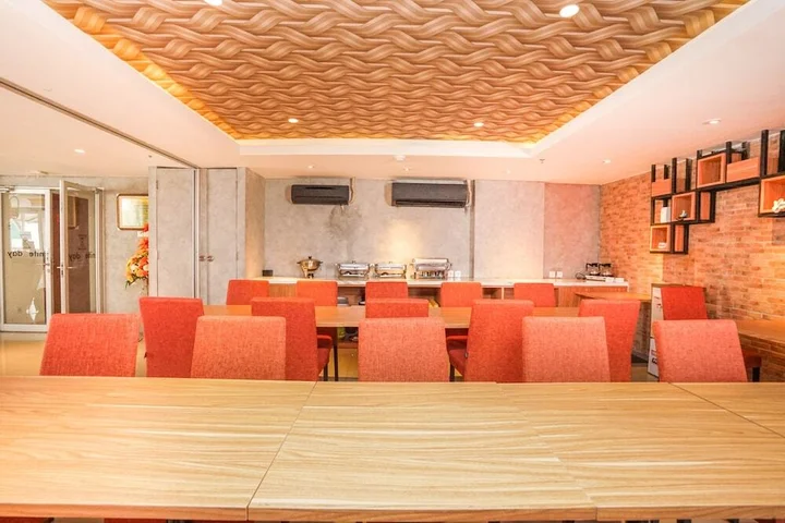 Сурабая: OYO 364 Fame Pavillion Permata