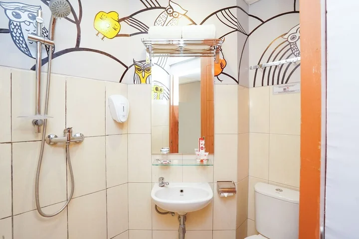 Сурабая: OYO 364 Fame Pavillion Permata