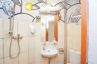 Сурабая: OYO 364 Fame Pavillion Permata