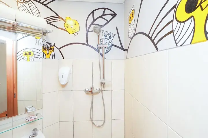 Сурабая: OYO 364 Fame Pavillion Permata