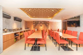 Сурабая: OYO 364 Fame Pavillion Permata