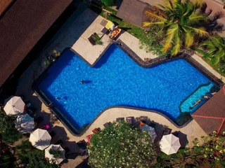 Гили Траванган: Villa Unggul