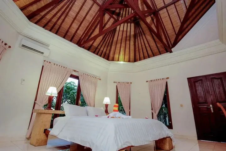 Гили Траванган: Villa Unggul