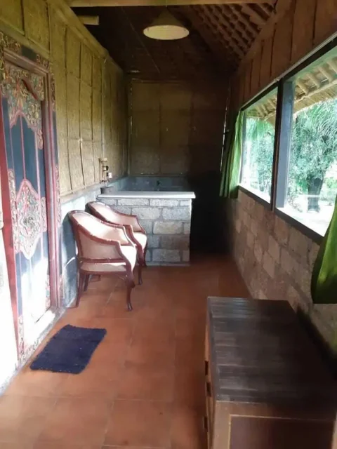 Тембок: Landih Ashram
