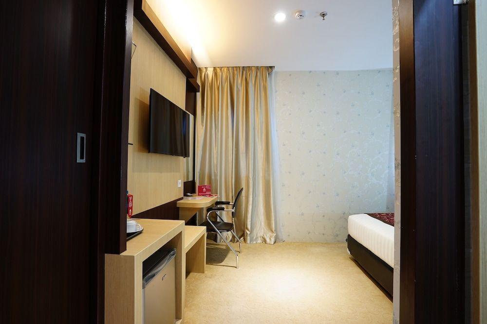 Батам: Cardinal Lucky Star Hotel