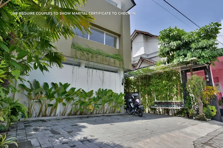 Батуретно: ZEN Rooms Pogung Syariah