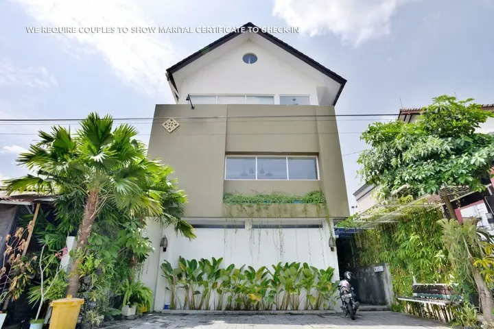 Батуретно: ZEN Rooms Pogung Syariah