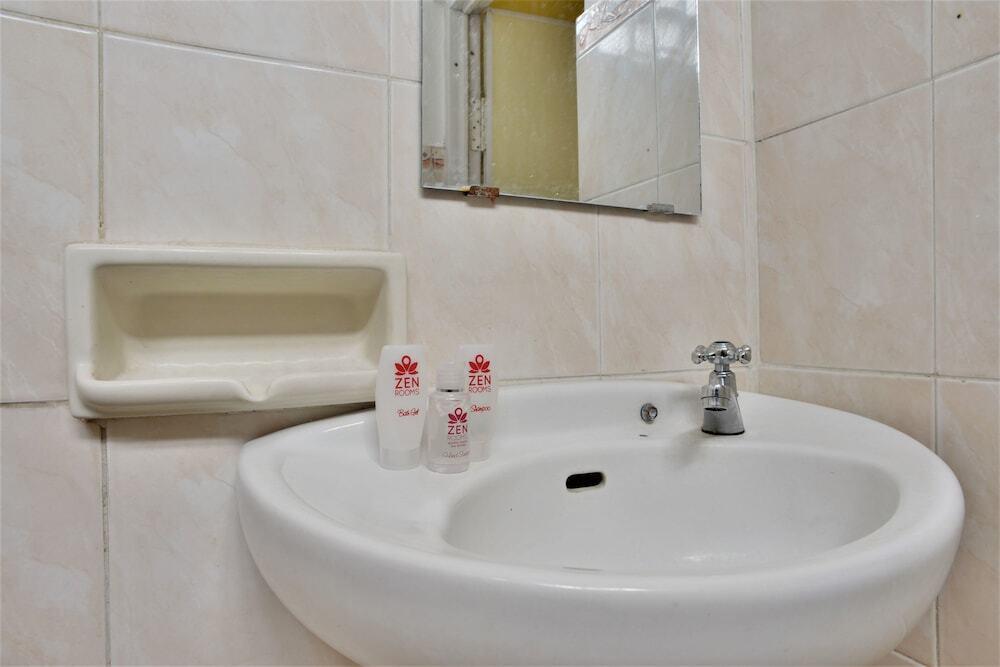 Джакарта: ZEN Rooms Basic Near Pasar Baru