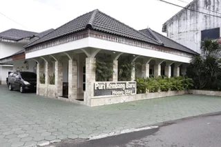 Депок: RedDoorz Plus near Adisucipto Airport 2