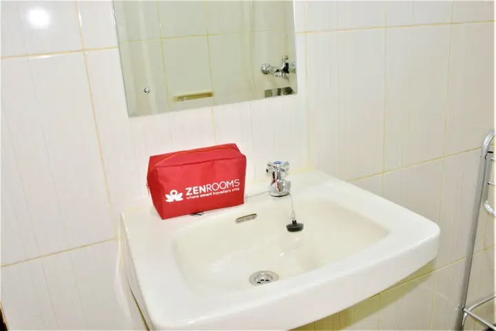 Джакарта: ZEN Rooms Basic Lebak Bulus