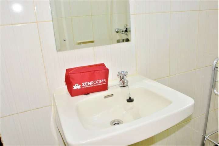 Джакарта: ZEN Rooms Basic Lebak Bulus