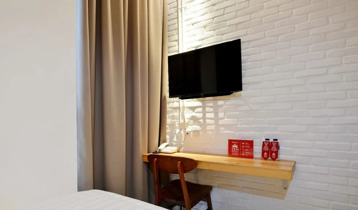 Джакарта: ZEN Rooms Near Mall Buaran