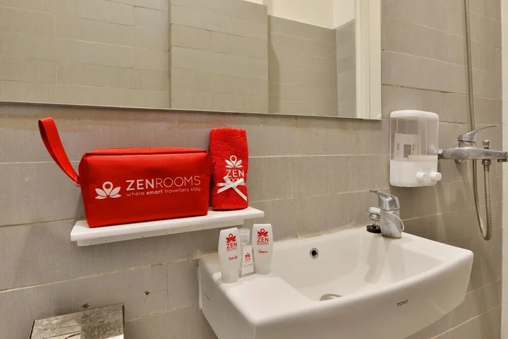 Джакарта: ZEN Rooms Near Mall Buaran