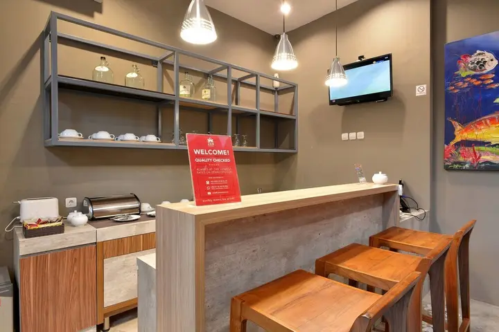 Джакарта: ZEN Rooms Near Mall Buaran