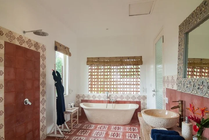 Тембок: Sebatu Sanctuary Eco-resort