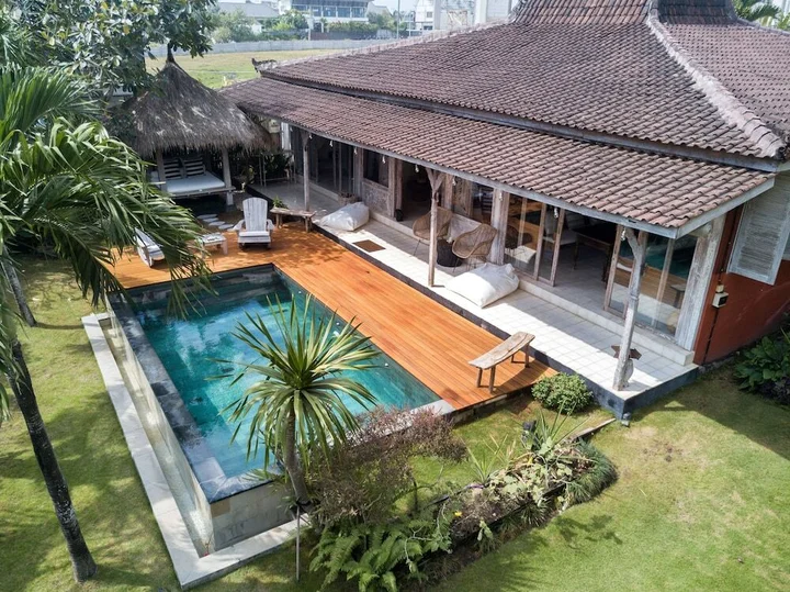 Переренан: Santai Beach House