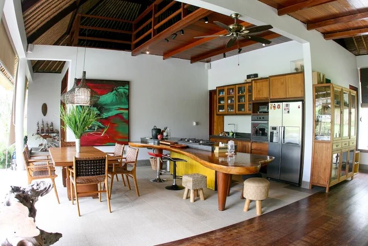 Сукавати: Luxury Kama Ubud