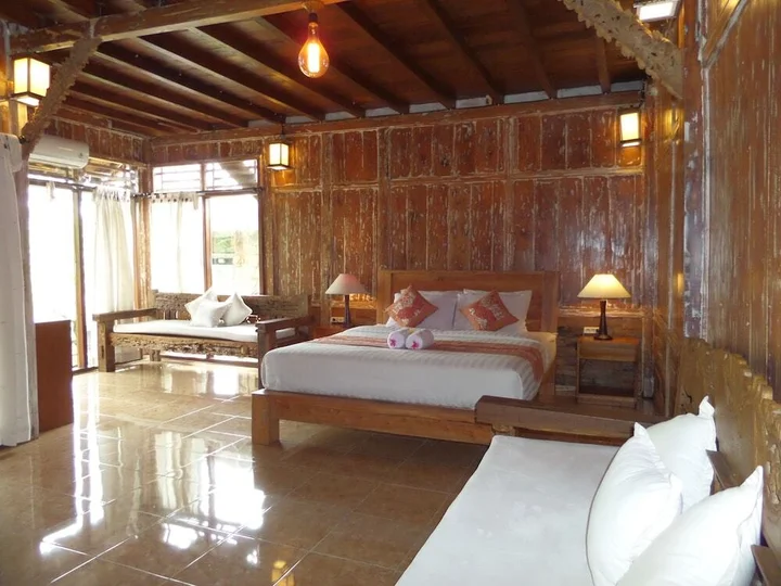 Тегаллаланг: Uma Kendran Villa