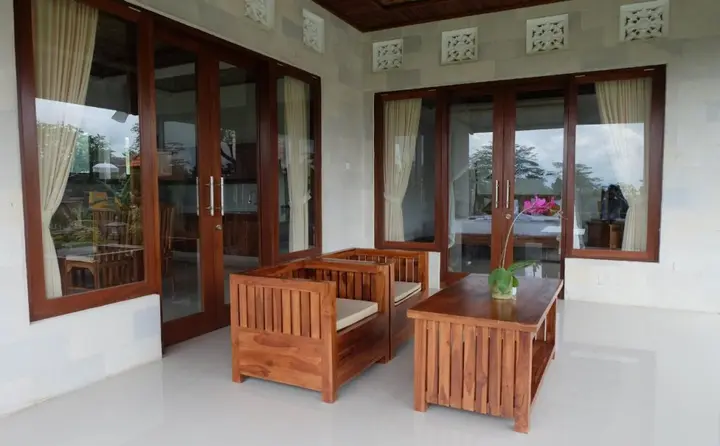 Тегаллаланг: The Rana Villa