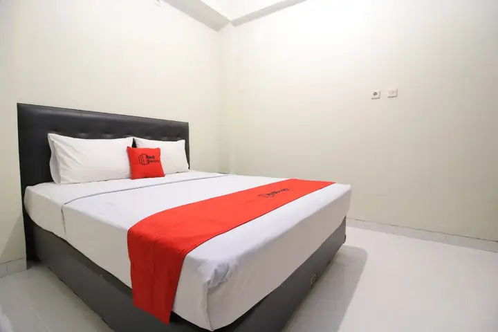 RedDoorz Plus near Universitas Negeri Yogyakarta — фото 4