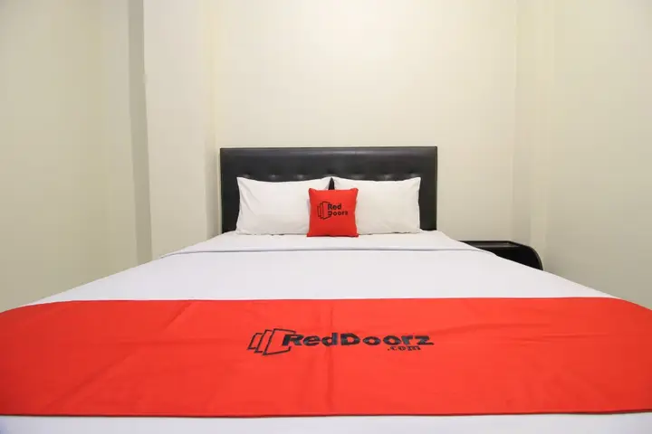 RedDoorz Plus near Universitas Negeri Yogyakarta — фото 5