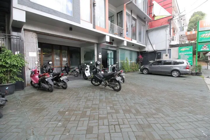 Депок: RedDoorz Plus near Universitas Negeri Yogyakarta
