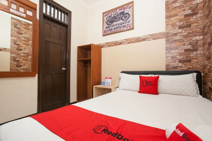 Маланг: RedDoorz near Stasiun Kota Baru Malang