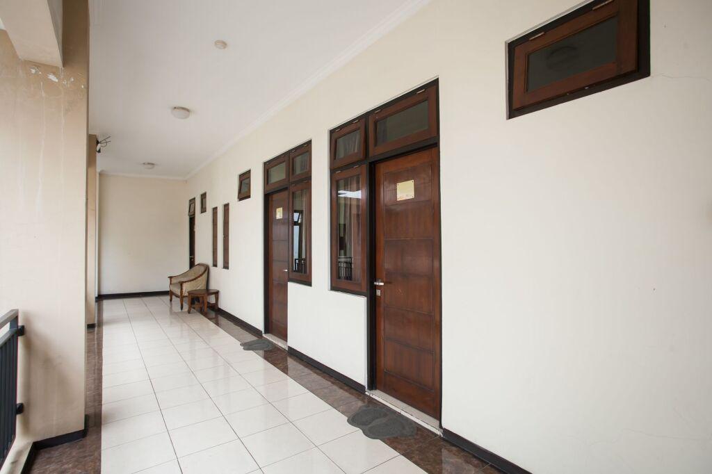 Маланг: RedDoorz @ Rampal