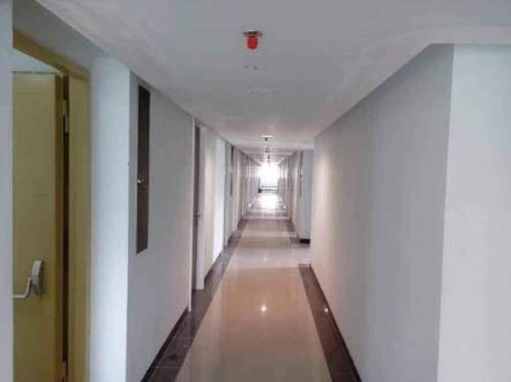 Депок: Alfa Student Castle Apartment