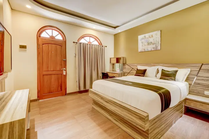 Батуретно: OYO 3945 Bale Tardian Syariah
