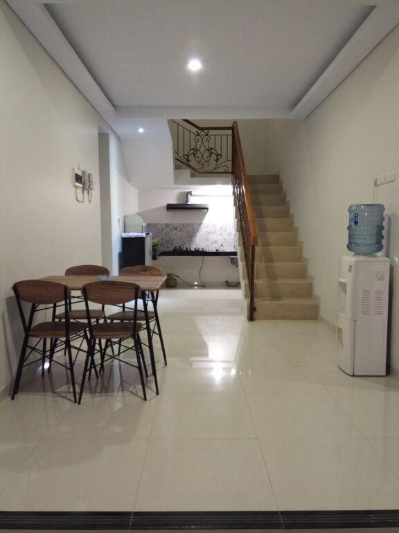 Батуретно: OYO 3945 Bale Tardian Syariah