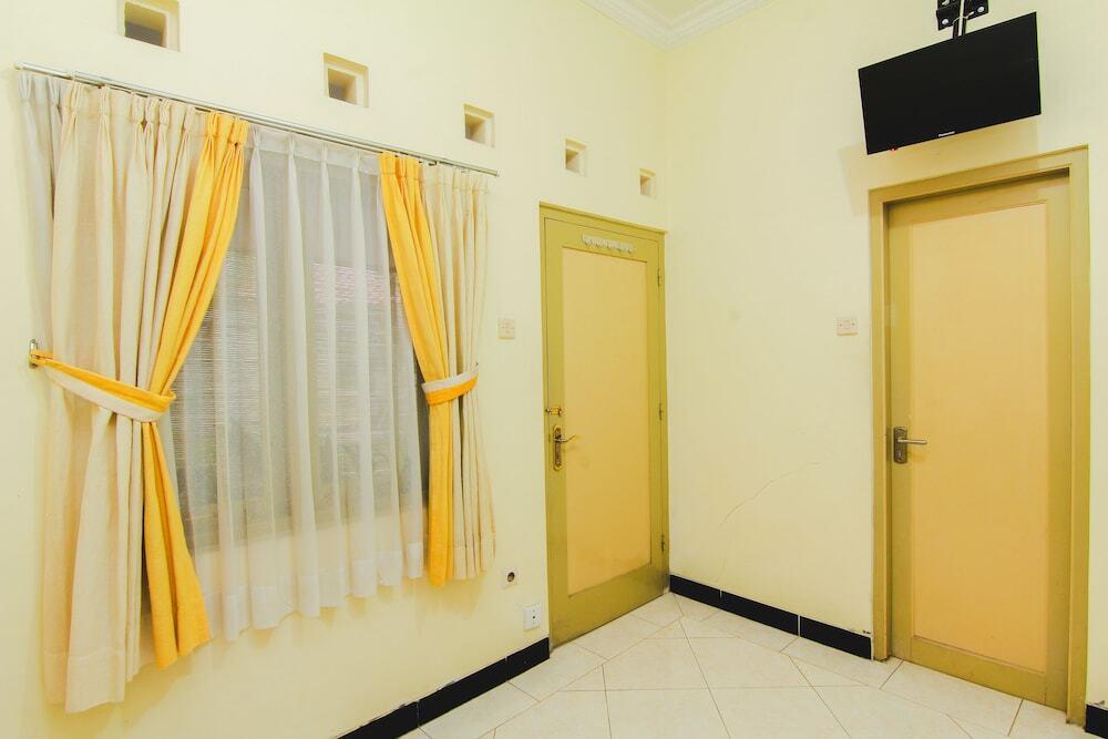 Griya Batik Giri Sekar Homestay — фото 6