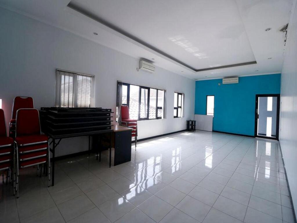 Семаранг: RedDoorz Plus near Undip Tembalang